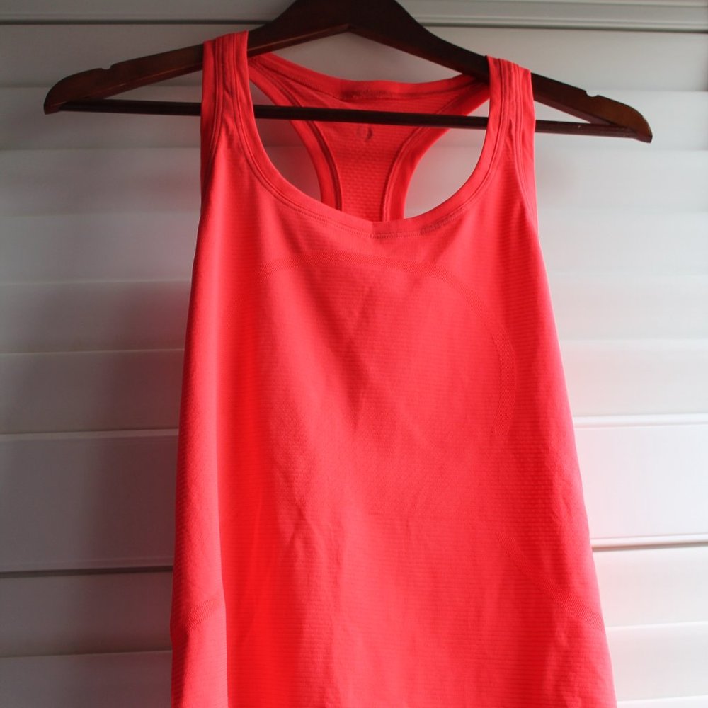 Lululemon Swiftly Tech Racerback Tank Top 2.0 Race Length